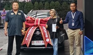 Suzuki Solo Gelar Seremoni Hand Over Perdana Suzuki Fronx: Apresiasi Kepercayaan 20 Pelanggan Suzuki Solo Gelar Seremoni Hand Over Perdana Suzuki Fronx: Apresiasi Kepercayaan 20 Pelanggan
