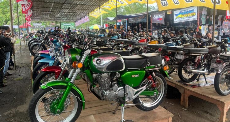 Top Tenan! Hadiri 2 Dekade CB Club Wonogiri, 5000 Bikers Padati Lapangan Monumen Bedol Desa Wonogiri