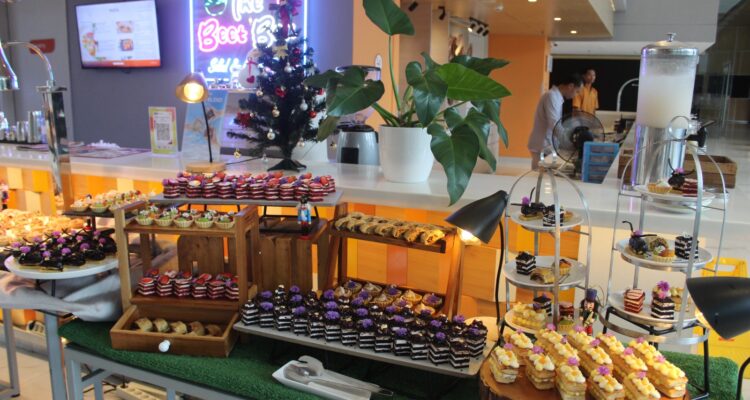 HARRIS-POP! Hotel Solo Ubah Liburan, Home for the Holidays, Disertai Berbagai Paket Makan Malam