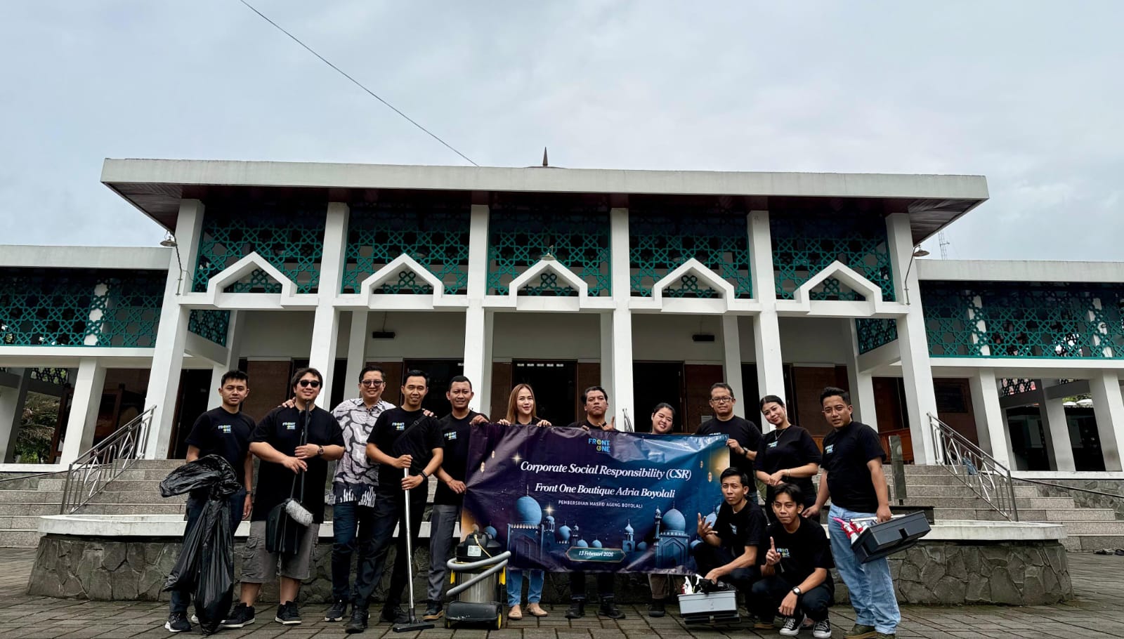 Aksi Bersih Masjid Ageng Boyolali, CSR Front One Boutique Adria Boyolali Jelang Ramadan