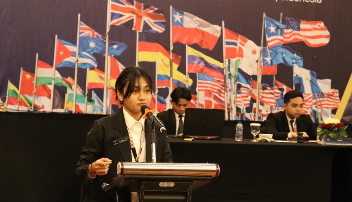 Prodi Ilmu Hubungan Internasional Gelar Simulasi Unga Bahas Konflik Timur Tengah Dalam UNISRI Diplomatic Course 2026