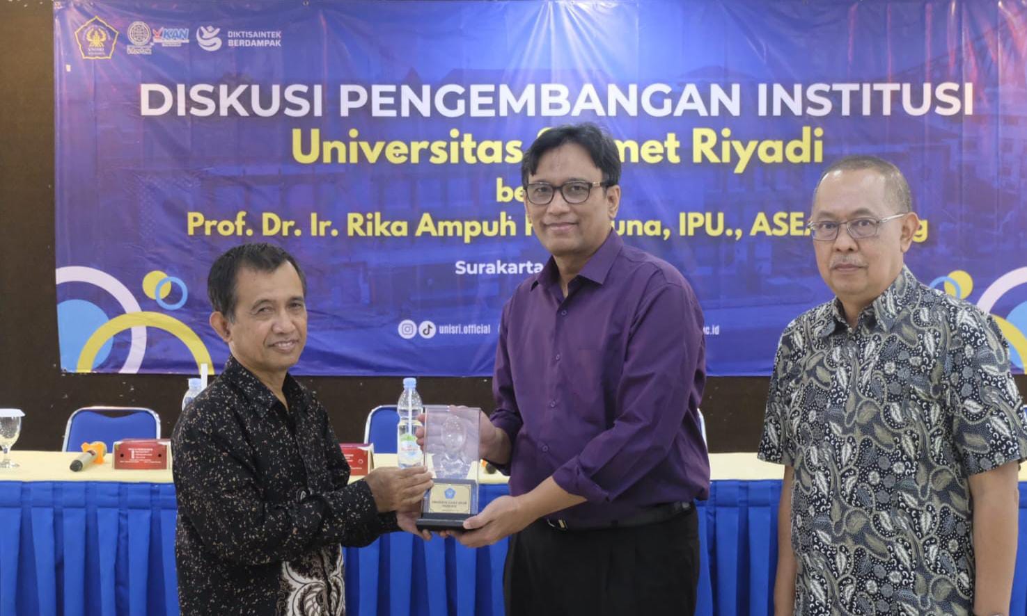 Siapkan Prodi Baru S1, S2, S3 yang Marketable Menuju “Generasi Emas UNISRI 2045” Gelar Diskusi Pengembangan Institusi 