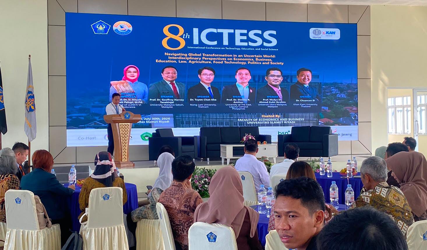 Jadi Fokus Diskusi Internasional, UNISRI Sukses Gelar ICTESS ke-8 Secara Hybrid: “Menavigasi Transformasi Global di Dunia yang Tidak Pasti” 