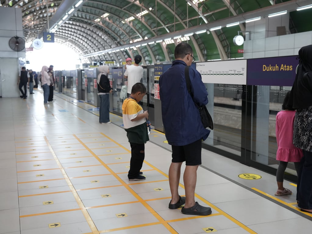 Keselamatan Pengguna di LRT Jabodebek, Mengapa Kebiasaan Sederhana Tidak Boleh Diabaikan?