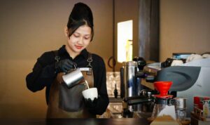 ‘Coffee Enthusiast’ Bisa Lebih Dekat Dunia Barista, Belajar Teknik Dasar Meracik Kopi, Hanya di Solo Paragon Hotel
