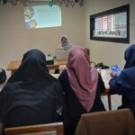 Tingkatkan Jati Diri Guru dan Karyawan, PKBM Cahaya Rejeki Gelar Workshop Public Speaking dan MC 
