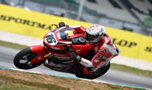 Start dari Belakang, Rheza Melesat Raih Podium ARRC Sepang Start dari Belakang, Rheza Melesat Raih Podium ARRC Sepang