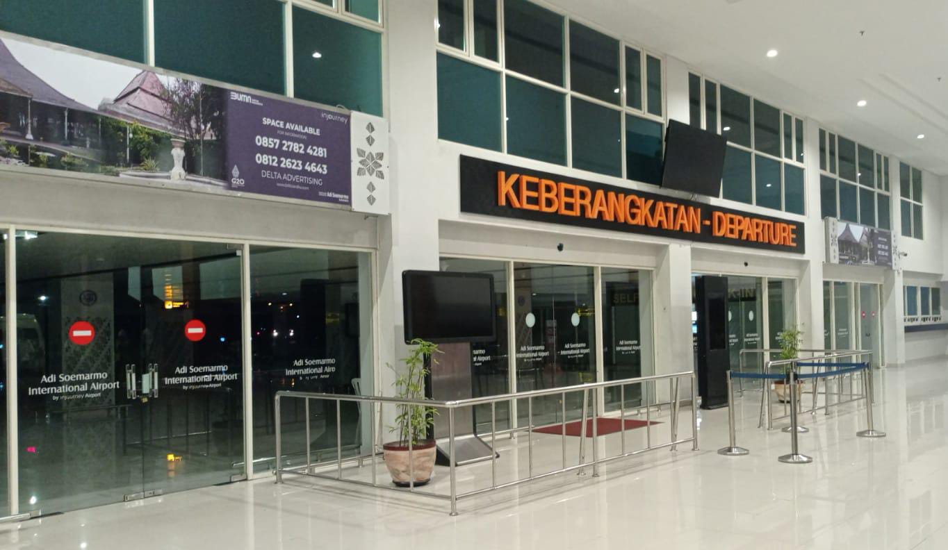 Penerbangan Di Adi Soemarmo Alami Perubahan  Jadwal Penerbangan, Terdampak Erupsi Anak Krakatau