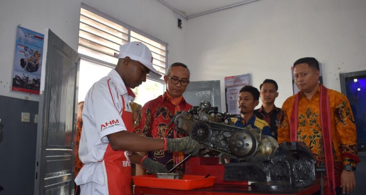 AHM Bawa Pendidikan Vokasi Berstandar Industri ke Ujung Timur Indonesia