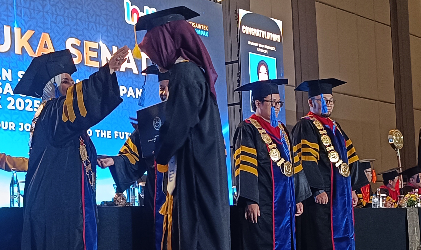 Politeknik Indonusa Surakarta Wisuda 453 Lulusan, Siap Jadi Pemimpin Transformasi di Era Industri Baru