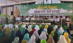 Hari Santri Nasional (HSN) 2026: Ribuan Jamaah Ikuti Ziarah Agung Makam Mbah Kyai Nur Suhud