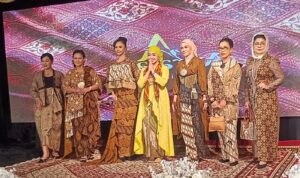 Kolaborasi Perpaduan Mahakarya Busana, Budaya, dan Musik Senthir Nusantara Jaya DPC Solo dan Miss Batik Indonesia di Taman Budaya Jawa Tengah