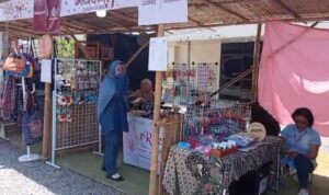 Wong Solo Group Dukung Penuh Pasar Karya Cenderaloka, Puspo Wardoyo Apresiasi UMKM Handicraft Solo Raya Wong Solo Group Dukung Penuh Pasar Karya Cenderaloka, Puspo Wardoyo Apresiasi UMKM Handicraft Solo Raya