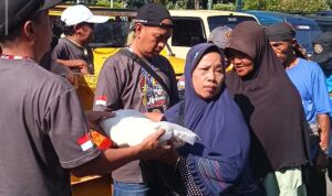 Rayakan HUT Ke-4, Komunitas Jimny Katana Solo Salurkan 1 Ton Sembako untuk Warga Kurang Mampu