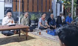 Bakal Calon Kades Gentan, Mas Samrodin “Terus Bergerak” Jagongan Warga Efektifkan Program THR