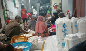 Tepat Waktu dan Berkualitas! UMKM Sangkrah Sukses Penuhi Pesanan 3.060 Pax Nasi untuk Sedekah Subuh Haul Solo