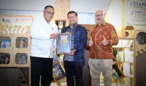 Eduwisata Mangrove Demangkarta Dorong Pemberdayaan Warga Cilacap, Solusi Bangun Indonesia Raih Pengakuan ESG Platinum Eduwisata Mangrove Demangkarta Dorong Pemberdayaan Warga Cilacap, Solusi Bangun Indonesia Raih Pengakuan ESG Platinum