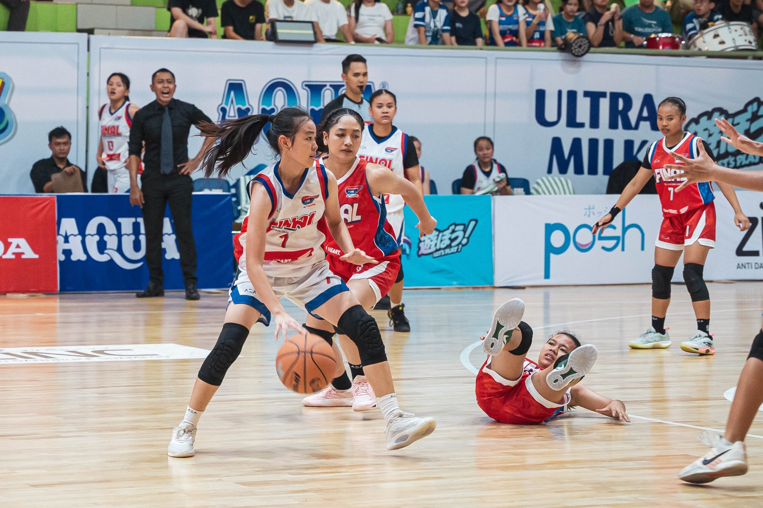 Keren! SMA Semesta Putra dan SMA Tritunggal Putri Raih Champion Honda DBL with Kopi Good Day Central Java Series 2026